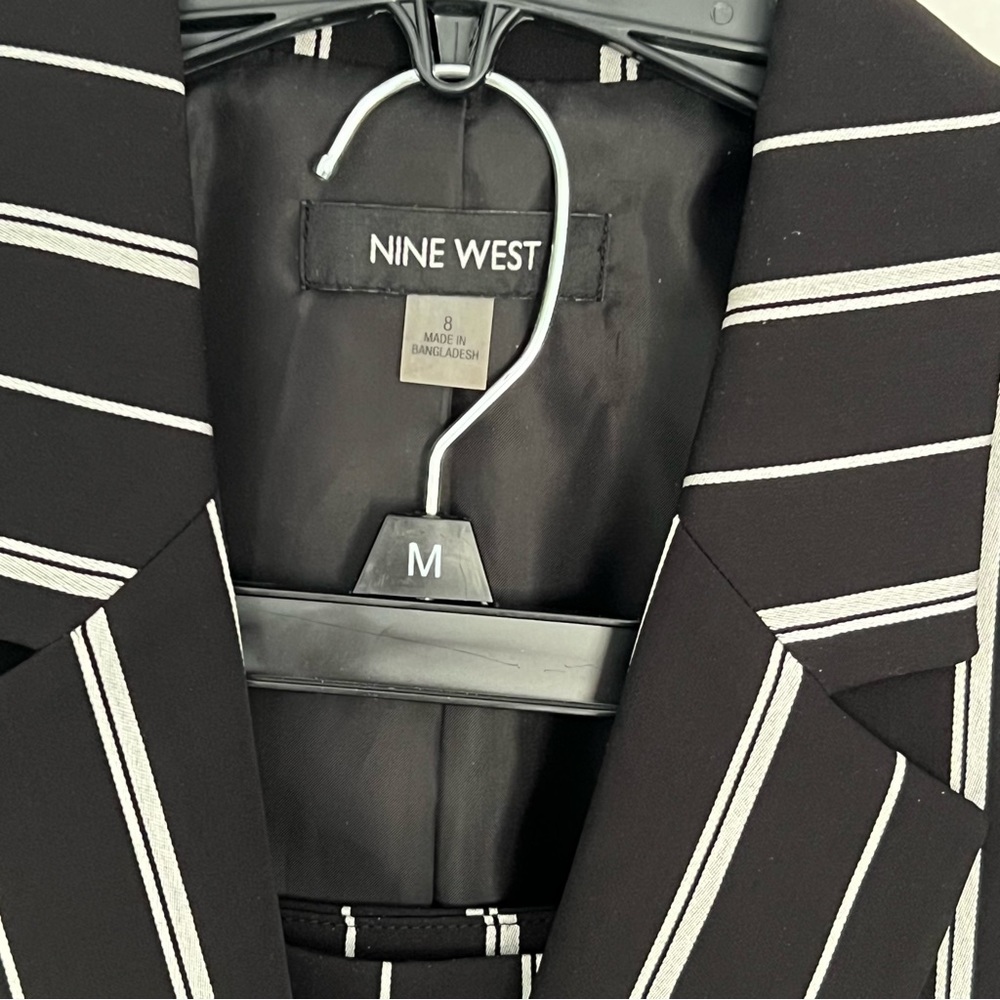 Nine West 2 piece pant suit - Picture 4 of 10